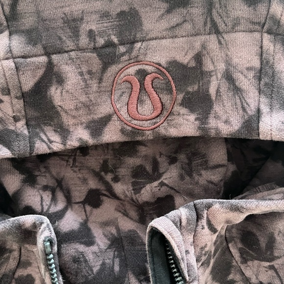 Lululemon Scuba Full Zip - Picture 3 of 3